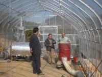 100224ロケットストーブとハウス