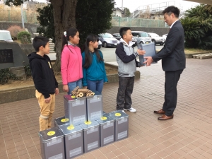 160217静岡県伊東市小学校(1)非常用備蓄燃料